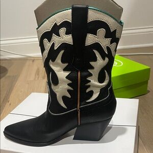 Dolce Vita Laden Black Leather boots size 8 brand new never worn